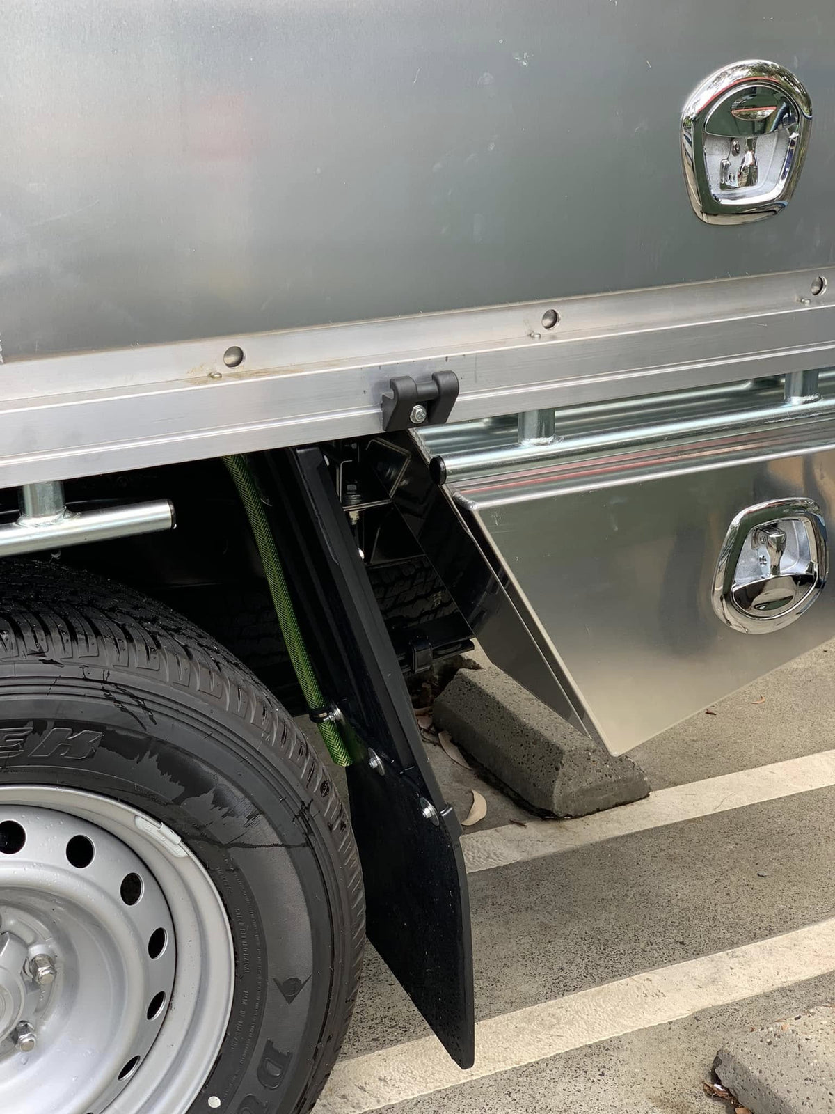 Safe Starting Connector with Drain Hose
